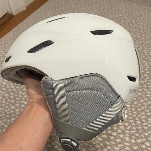 SMITH NWOT Mirage SM ski helmet - Picture 4 of 16